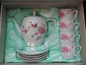 粉彩花卉茶具 集觀賞、饋贈(zèng)與實(shí)用于一體的陶瓷藝術(shù)